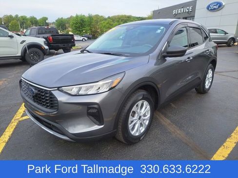 Used 2023 Ford Escape Active AWD/4WD image 2