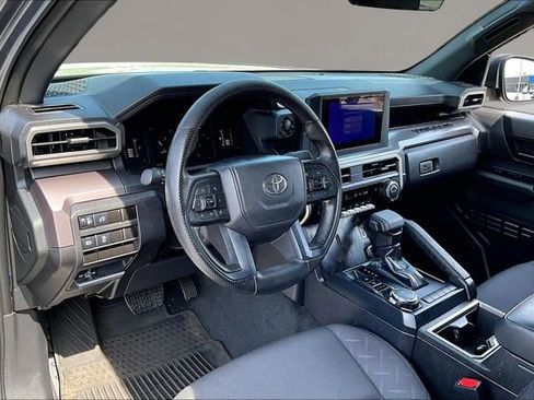 Used 2025 Toyota Tacoma SR5 AWD/4WD image 14