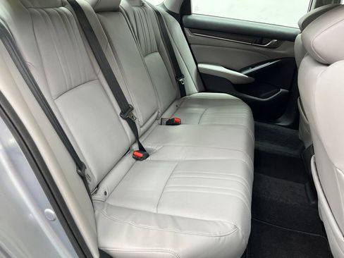 Used 2018 Honda Accord Touring image 22