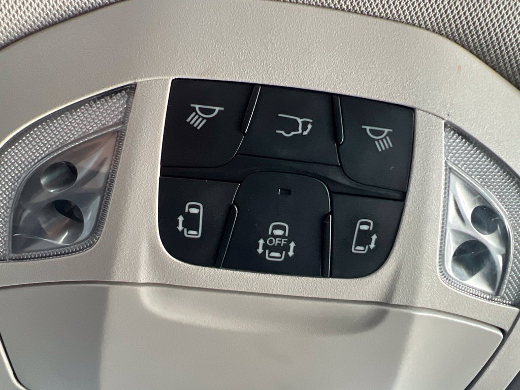Used 2023 Chrysler Voyager LX FWD image 53