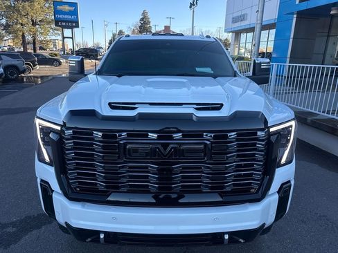 Used 2025 GMC Sierra 2500 Denali Ultimate image 8