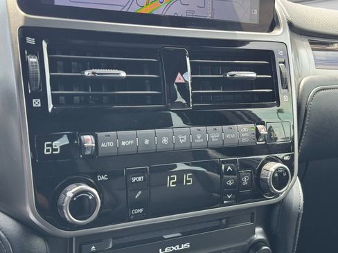 Used 2023 Lexus GX 460 Luxury w/ Sport Design Package AWD/4WD image 15