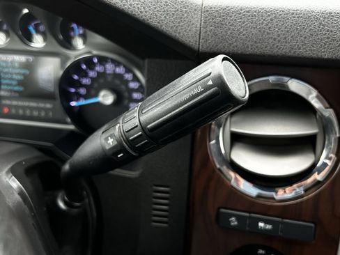 Used 2016 Ford F250 Lariat w/ Lariat Interior Package AWD/4WD image 28