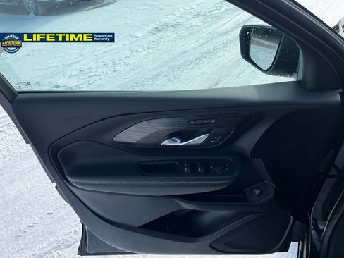 Used 2024 GMC Terrain SLT image 20