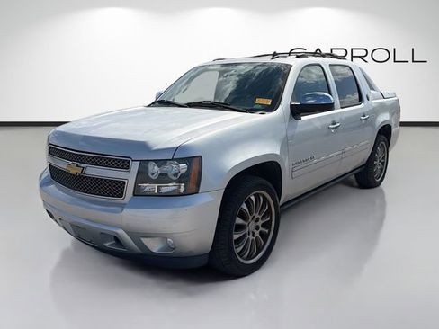 Used 2013 Chevrolet Avalanche LTZ RWD image 7