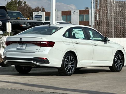 New 2026 Volkswagen Jetta SE FWD image 5