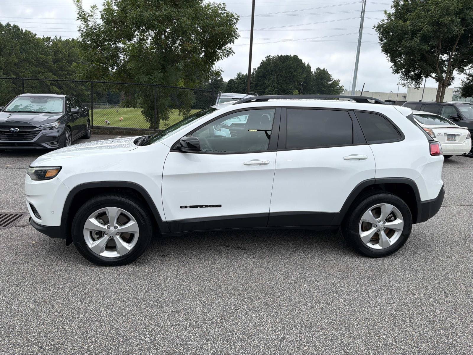 Used 2023 Jeep Cherokee Altitude Lux AWD/4WD image 6