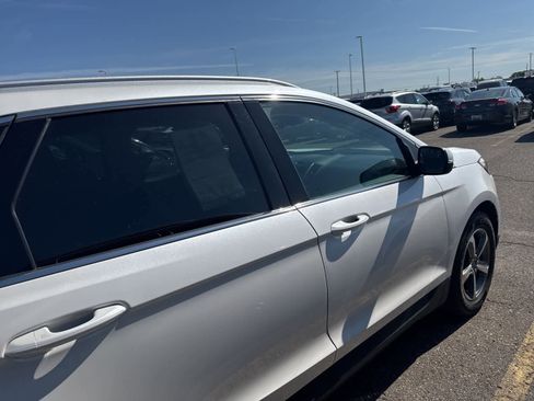 Used 2019 Ford Edge SEL w/ Equipment Group 201A AWD/4WD image 11
