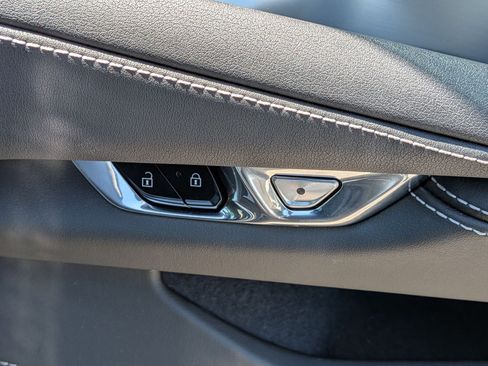 Used 2024 Chevrolet Corvette Stingray Coupe w/ 1LT RWD image 29