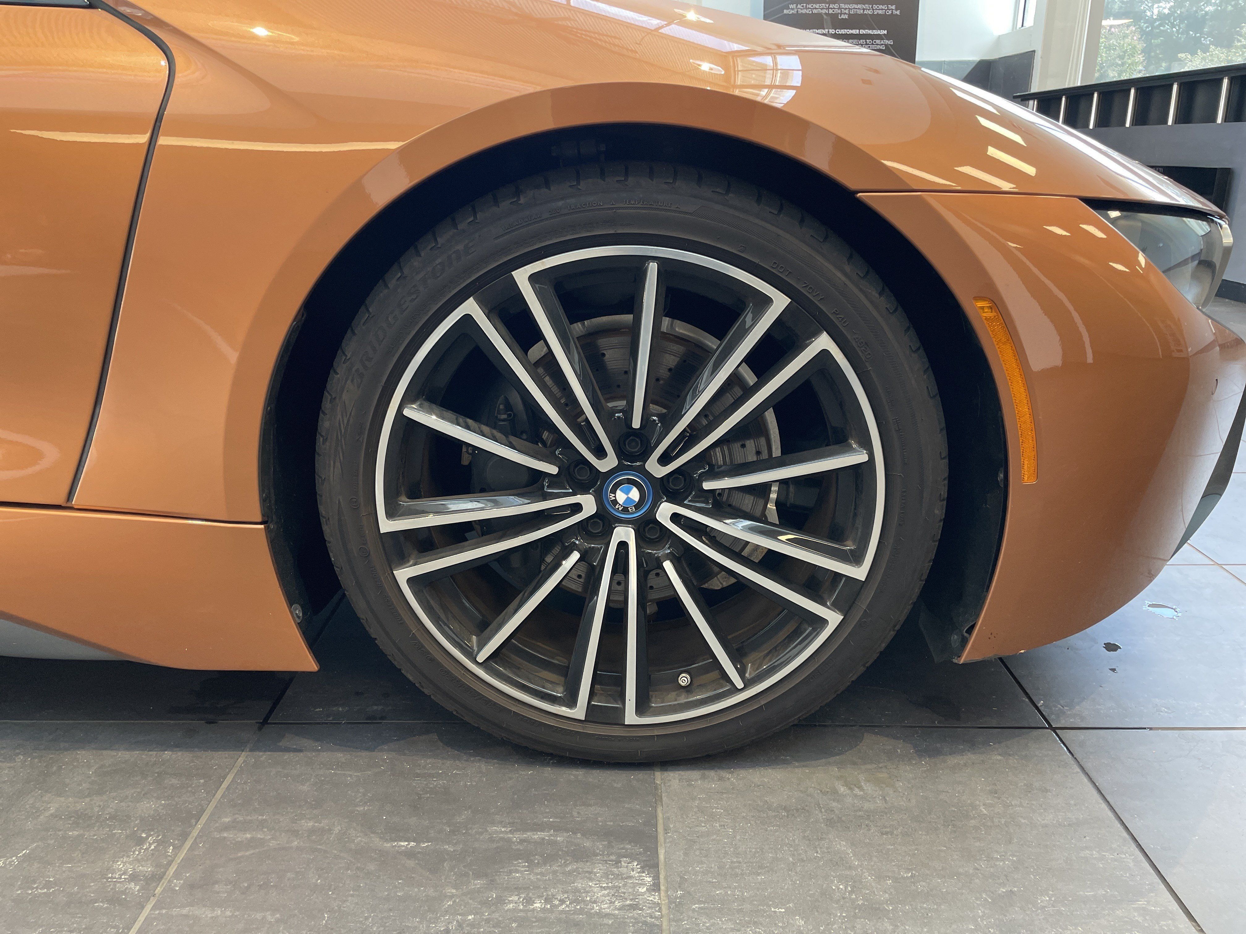 Used 2019 BMW i8 Coupe AWD/4WD image 12