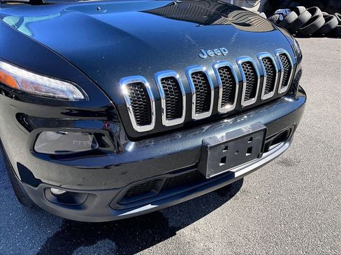 Used 2014 Jeep Cherokee Latitude w/ Cold Weather Group AWD/4WD image 26