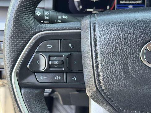 Used 2025 Toyota Tacoma TRD Off-Road AWD/4WD image 11