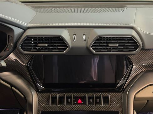Used 2024 Lamborghini Urus S AWD/4WD image 21