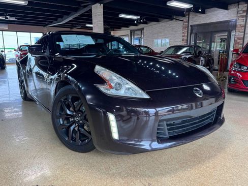 Used 2016 Nissan 370Z Touring RWD image 1
