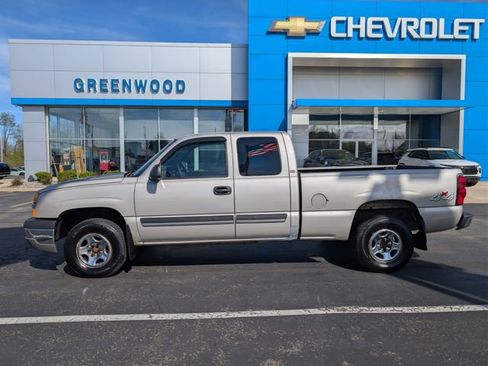 Used 2004 Chevrolet Silverado 1500 4x4 Extended Cab w/ Light Duty Power Package image 2