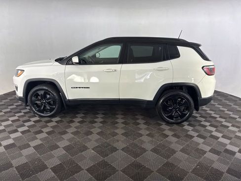 Used 2018 Jeep Compass Latitude w/ Popular Equipment Group AWD/4WD image 8