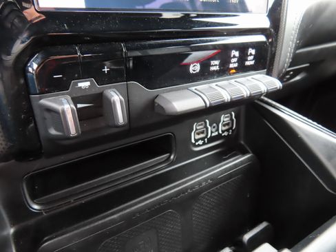 Used 2022 RAM 2500 Limited image 28