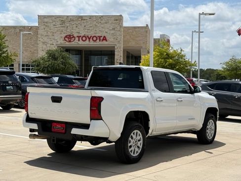 Used 2026 Toyota Tacoma SR5 AWD/4WD image 4