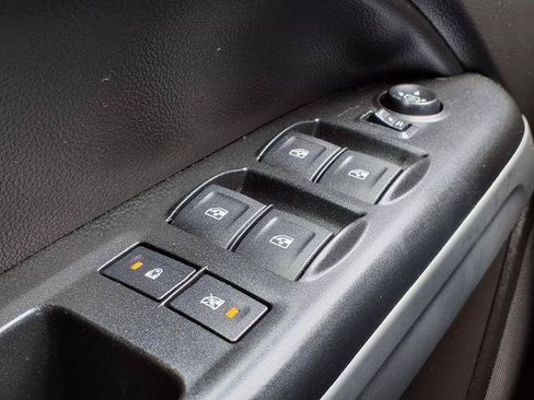 Used 2018 Chevrolet Colorado ZR2 w/ ZR2 Midnight Special Edition AWD/4WD image 16
