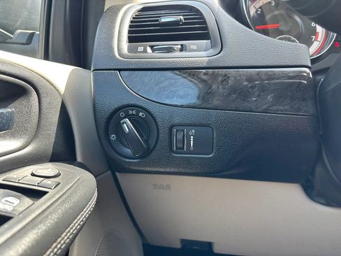 Used 2019 Dodge Grand Caravan SE w/ UConnect Hands-Free Group FWD image 21