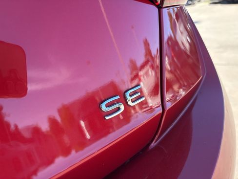 Used 2022 Volkswagen Jetta SE image 9