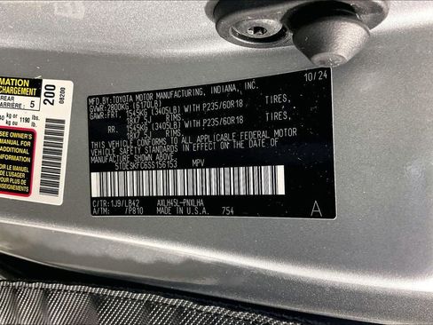 Used 2025 Toyota Sienna Platinum AWD/4WD image 46