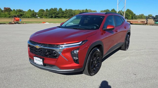 Used 2024 Chevrolet Trax LT w/ Driver Confidence Package FWD image 3