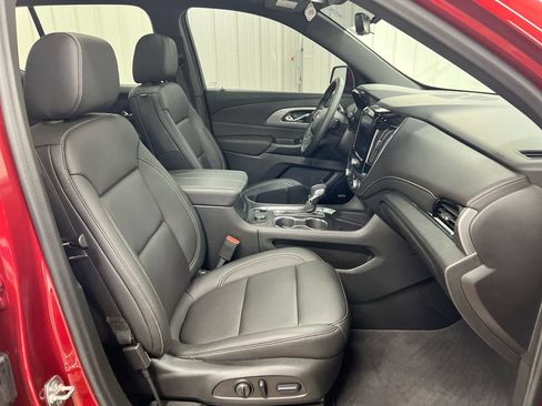 Used 2023 Chevrolet Traverse LT w/ LT Premium Package AWD/4WD image 23