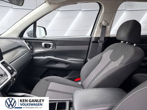 Used 2022 Kia Sorento LX AWD/4WD image 19
