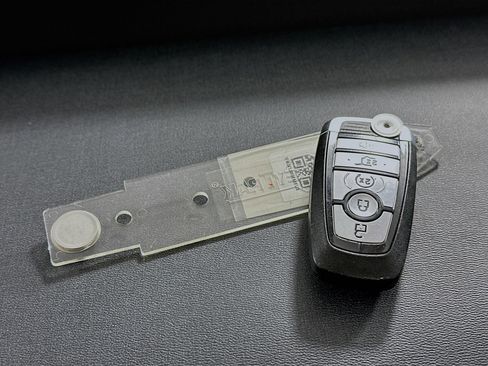 Used 2025 Ford Expedition Active image 33