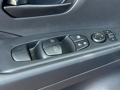 New 2025 Nissan Kicks Play S image 12