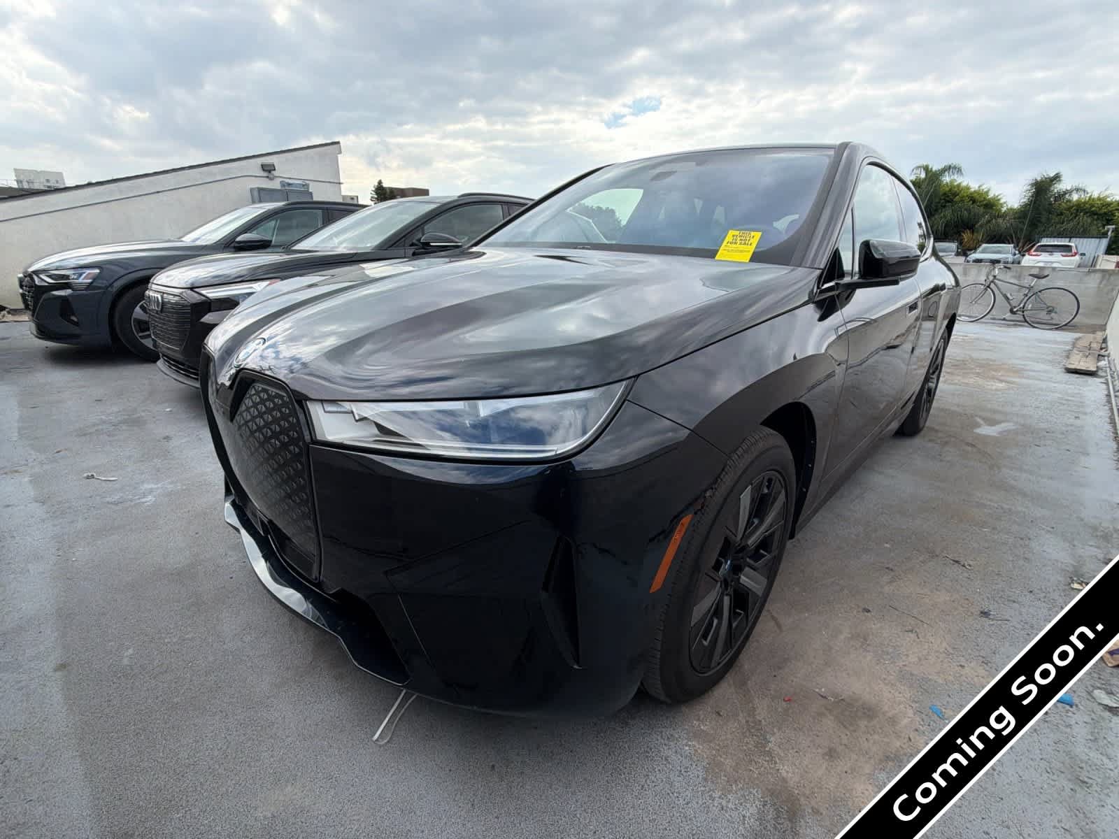 Used 2024 BMW iX xDrive50 w/ Sport Package AWD/4WD image 1