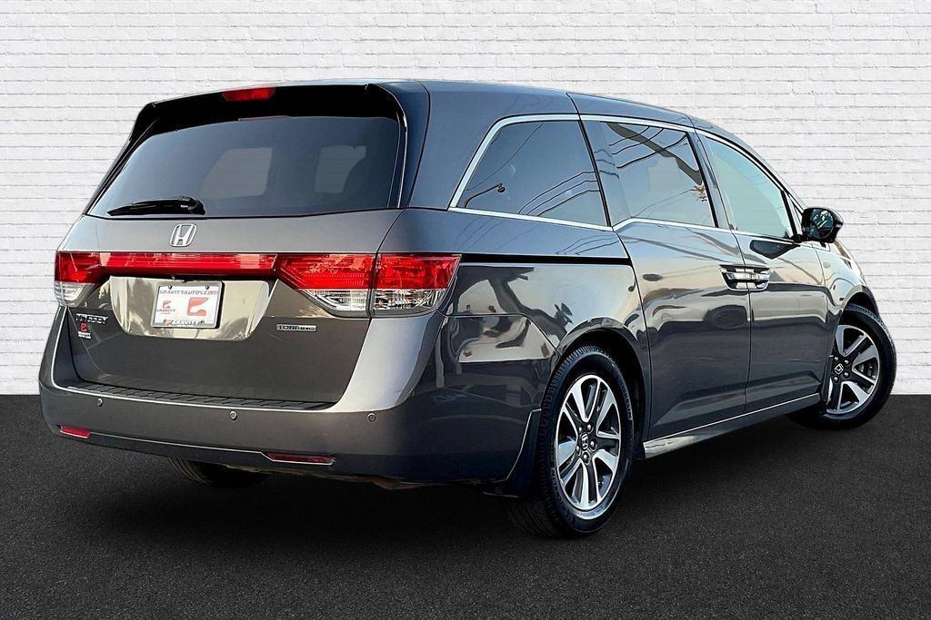 Used 2016 Honda Odyssey Touring image 5