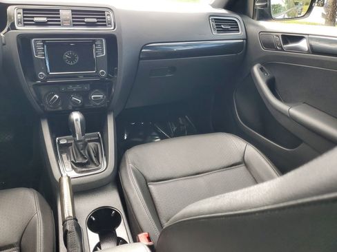 Used 2018 Volkswagen Jetta Sedan FWD image 13