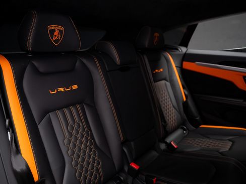 Used 2024 Lamborghini Urus S AWD/4WD image 67