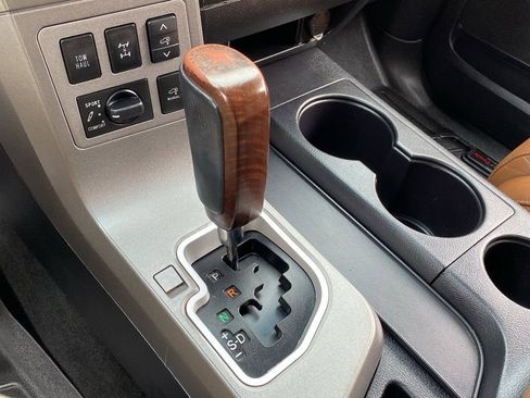 Used 2015 Toyota Sequoia Platinum image 26