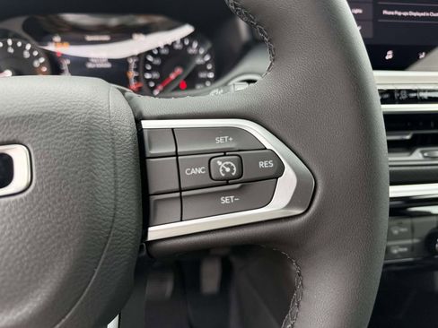New 2026 Jeep Compass Latitude AWD/4WD image 17
