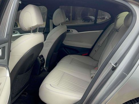 Used 2023 Genesis G70 2.0T w/ Sport Prestige Package image 9