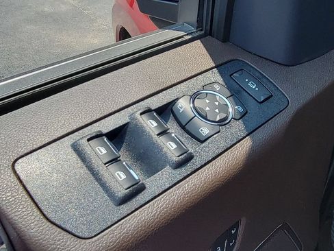 Used 2022 Ford F250 King Ranch w/ Chrome Package AWD/4WD image 23