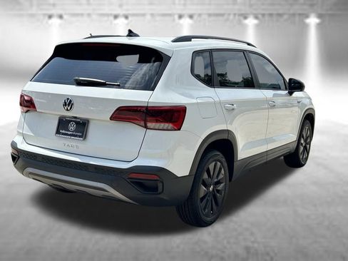 Used 2023 Volkswagen Taos S w/ Driver Assistance Package FWD image 5