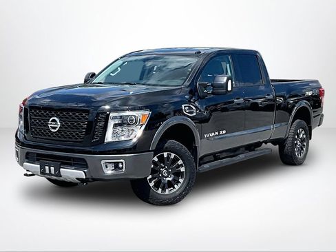 Used 2017 Nissan Titan PRO-4X AWD/4WD image 2