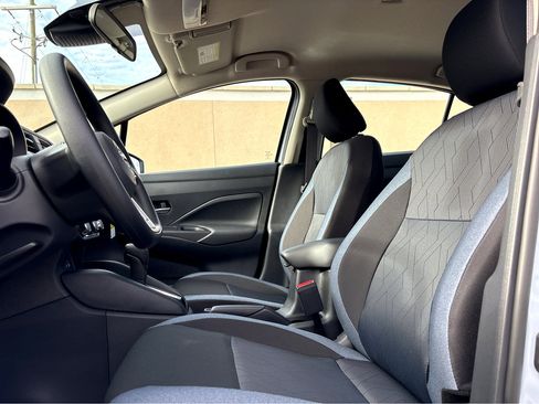 New 2025 Nissan Versa SV w/ Trunk Package FWD image 12