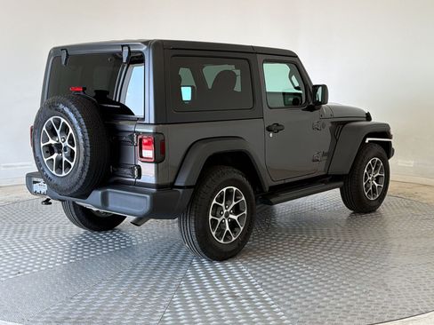 Used 2024 Jeep Wrangler Sport AWD/4WD image 9