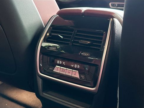 Used 2022 BMW X6 M50i w/ Premium Package image 27