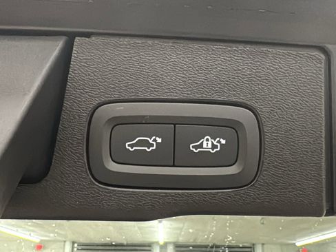 New 2026 Volvo XC60 B5 Ultra w/ Protection Package Premier image 30