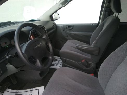 Used 2007 Chrysler Town & Country LX w/ Popular Equipment Group II image 11