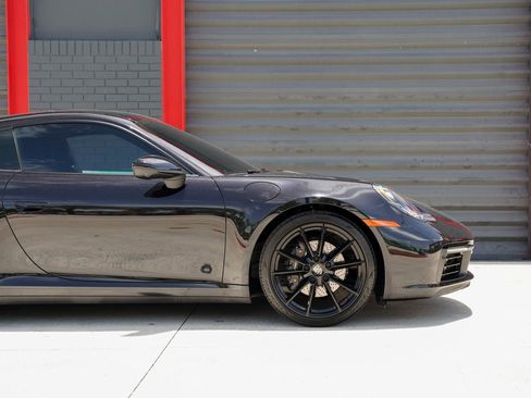 Used 2020 Porsche 911 Carrera RWD image 5