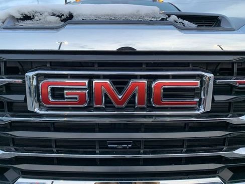 New 2026 GMC Sierra 2500 SLT w/ SLT Premium Package image 10