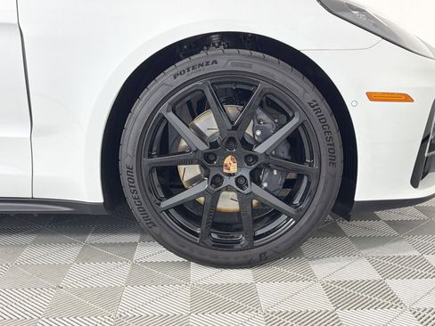 Used 2026 Porsche Panamera image 36