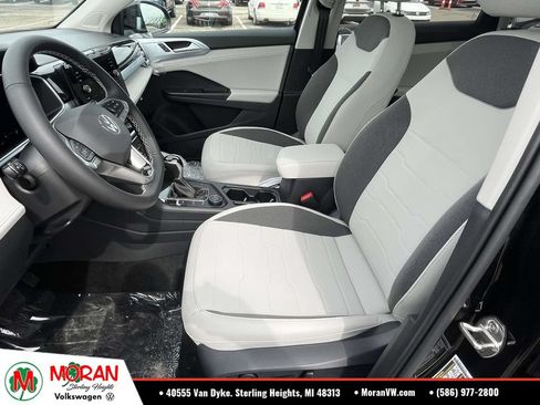 Used 2026 Volkswagen Taos SE AWD/4WD image 14